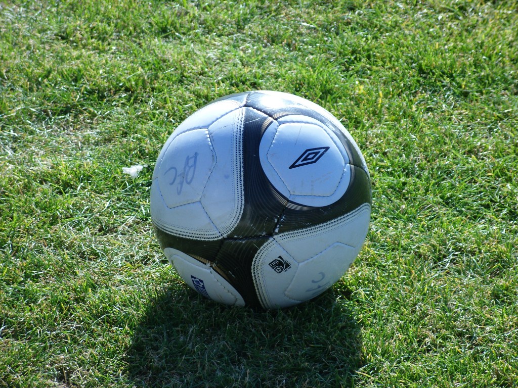 Who is the fairest of them all? – The Ball is Round